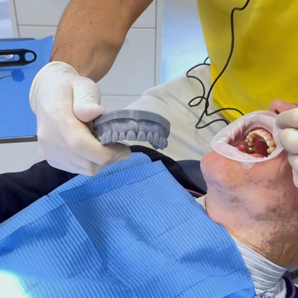 1. Estetica dentale e riabilitazioni protesiche a Lucca - DENSANEA - Faccette dentali a Lucca