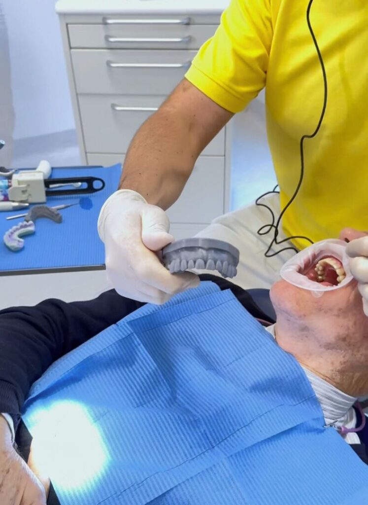 Mock-Up Predittivo FOTO CI PRENDIAMO CURA DI TE 2 - Dentista a Lucca